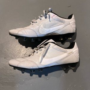 Nike premier 3 fg size 9.5